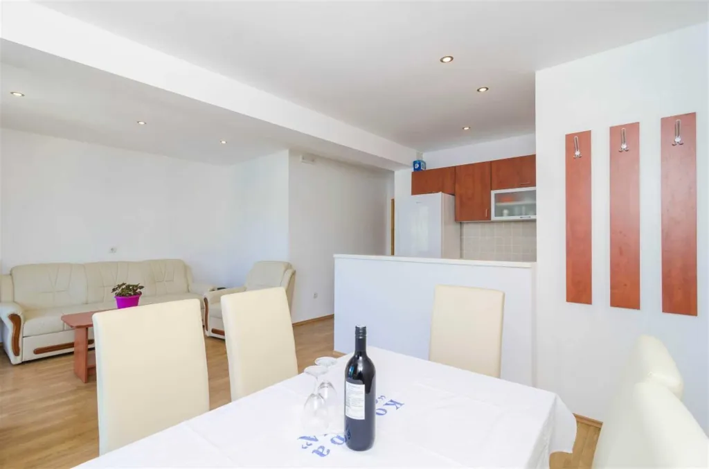 Two-Bedroom Apartment in Mljet with Sea-View Balcony