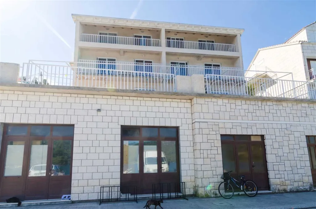 Two-Bedroom Apartment in Mljet with Sea-View Balcony