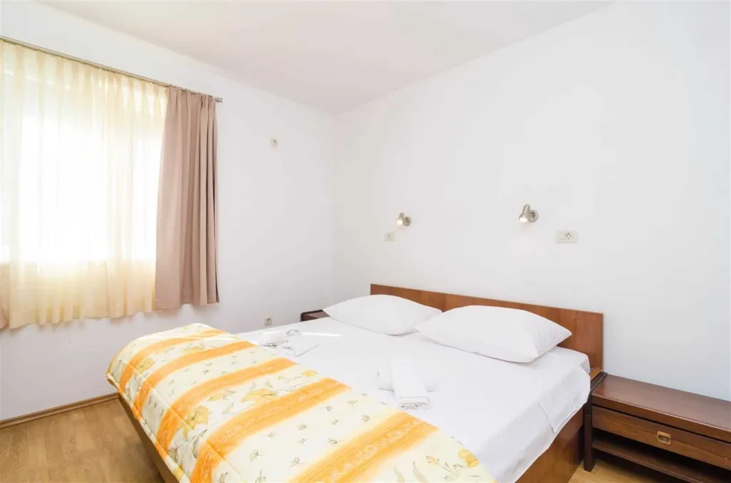 Two-Bedroom Apartment in Mljet with Sea-View Balcony