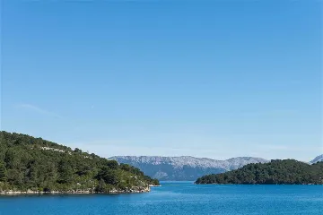 Two-Bedroom Apartment with Sea View, Mljet
