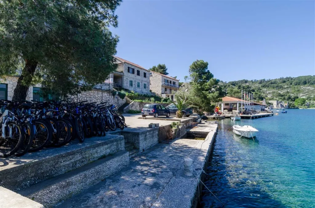 Two-Bedroom Apartment in Mljet with Sea-View Balcony