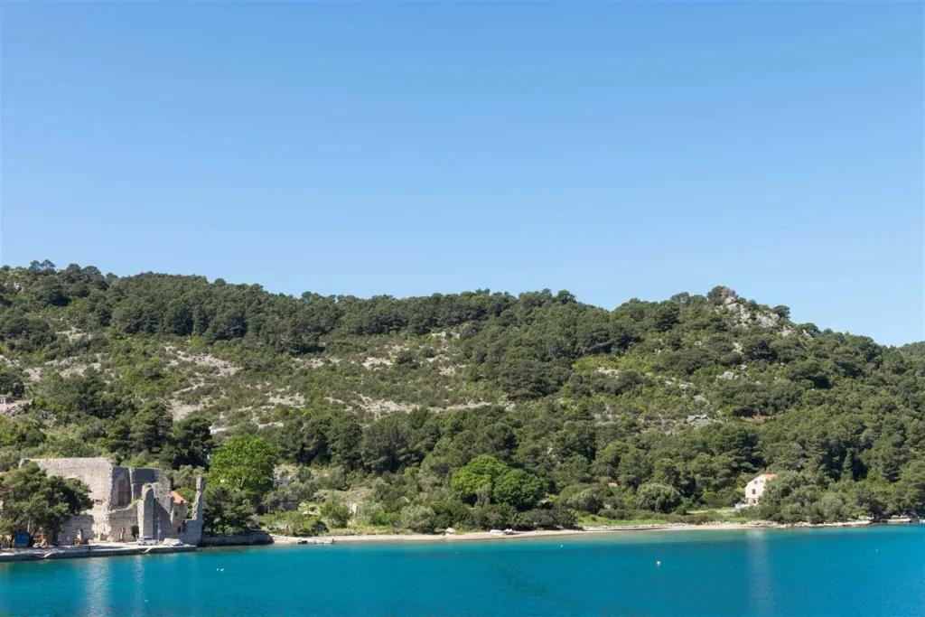 Two-Bedroom Apartment in Mljet with Sea-View Balcony