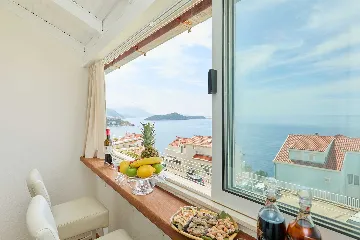 Dubrovnik 1-Bedroom Apartment with Sea View for 3