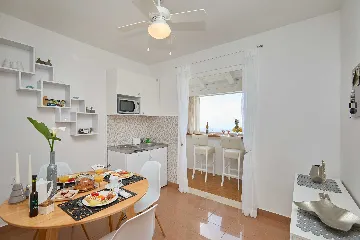 Dubrovnik 1-Bedroom Apartment with Sea View for 3