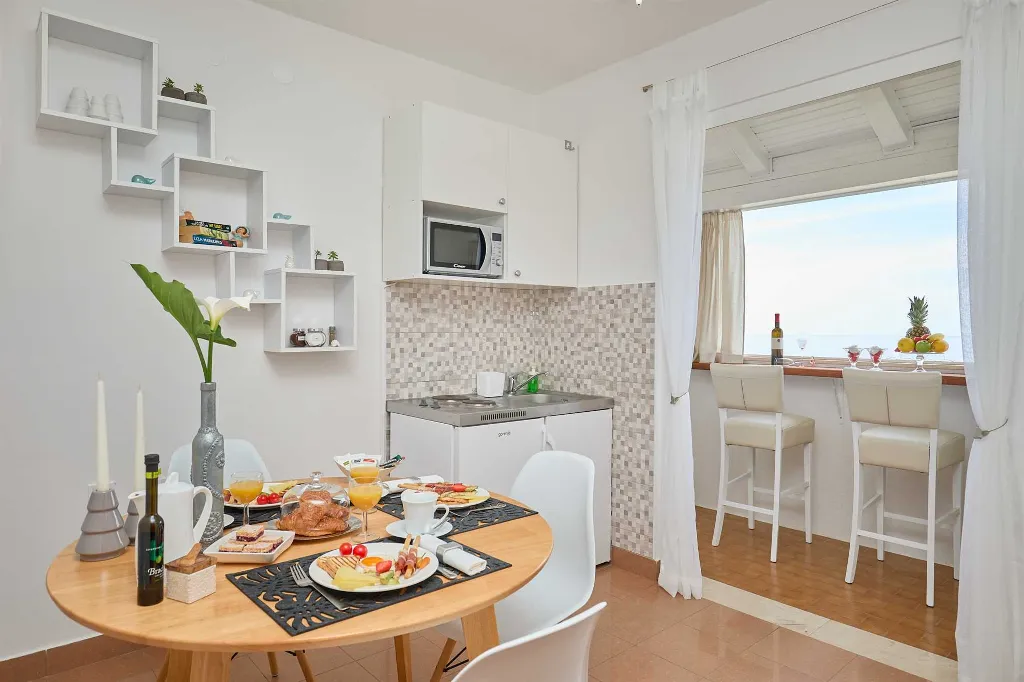 Dubrovnik 1-Bedroom Apartment with Sea View for 3