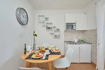 Dubrovnik 1-Bedroom Apartment with Sea View for 3