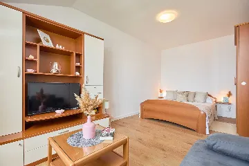 Dubrovnik 1-Bedroom Apartment with Sea View for 3