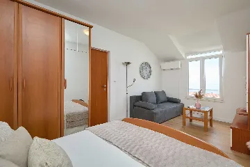Dubrovnik 1-Bedroom Apartment with Sea View for 3