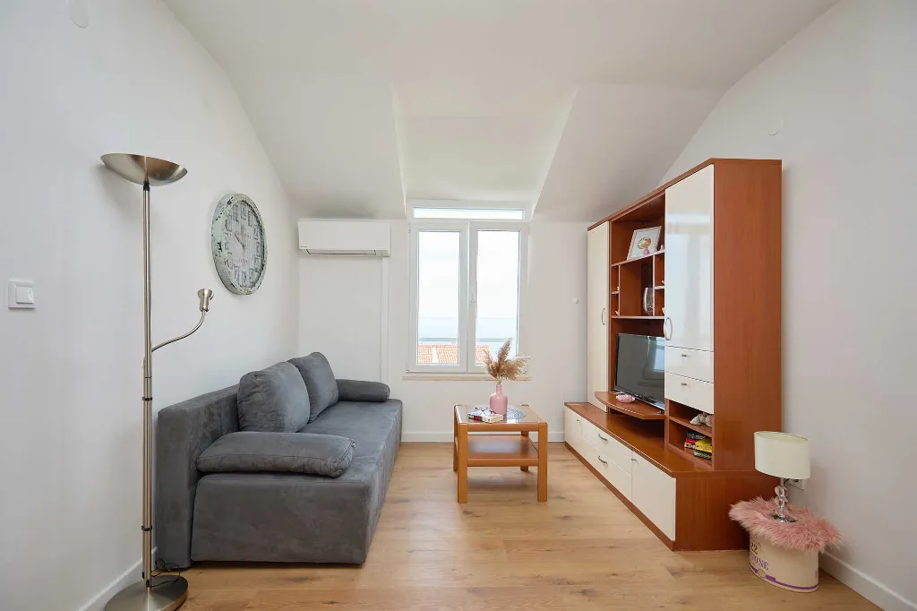 Dubrovnik 1-Bedroom Apartment with Sea View for 3