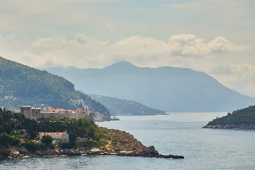 Dubrovnik 1-Bedroom Apartment with Sea View for 3