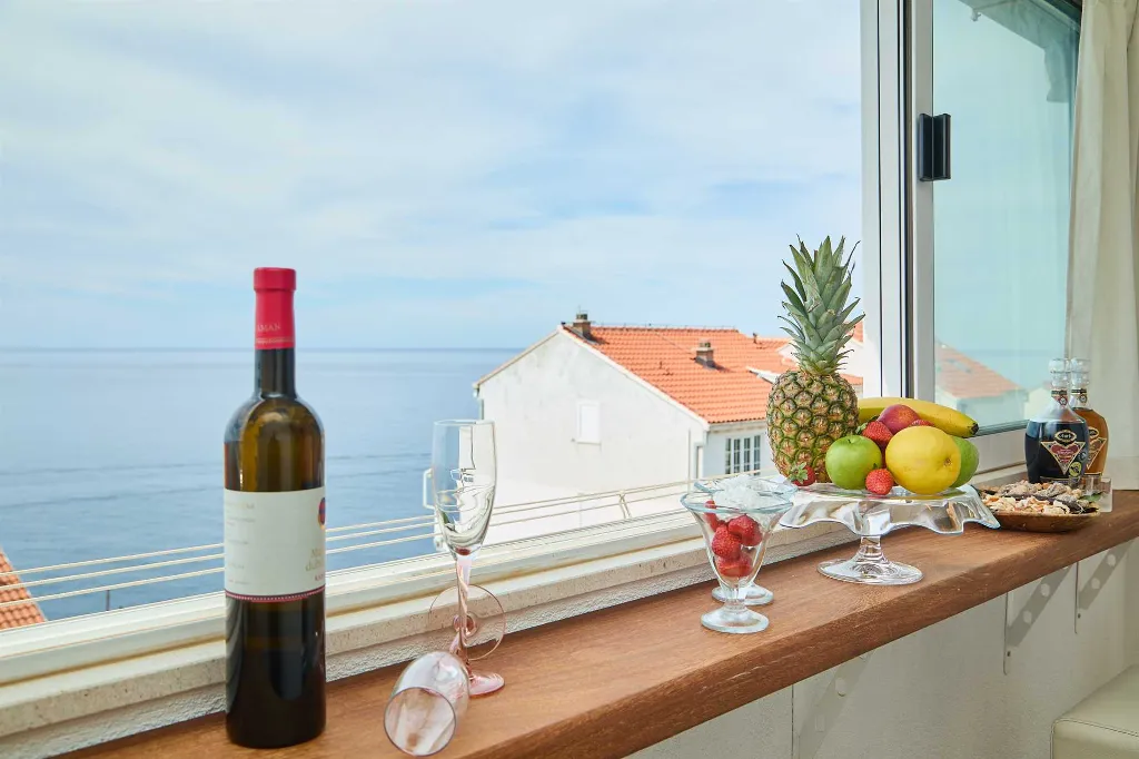 Dubrovnik 1-Bedroom Apartment with Sea View for 3