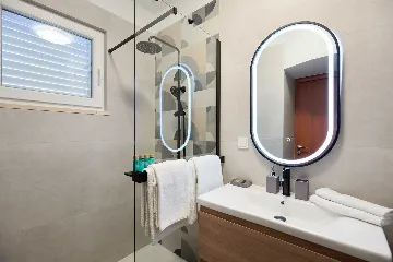 Dubrovnik 1-Bedroom Apartment with Sea View for 3