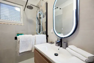 Dubrovnik 1-Bedroom Apartment with Sea View for 3