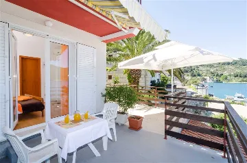 Studio in Mljet with Terrace and Sea View