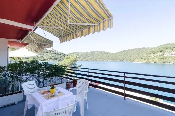 Mljet One-Bedroom Apartment with Sea View Terrace