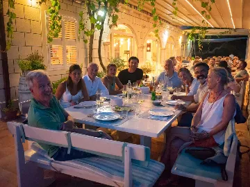 Top-Floor 1-Bedroom Apartment in Mljet (Saplunara)