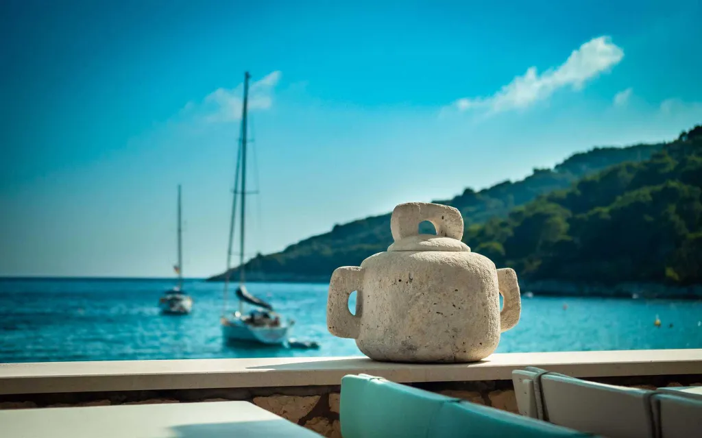 Top-Floor 1-Bedroom Apartment in Mljet (Saplunara)