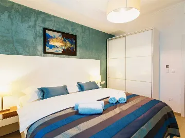 Apartment in Mljet for Up to 4 Guests with Terrace