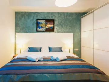 Apartment in Mljet for Up to 4 Guests with Terrace