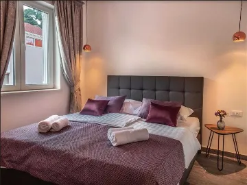 Apartment with Private Loggia for 4 in Mljet