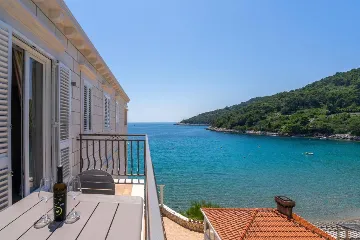 Sea-View Studio in Mljet for 2 Guests
