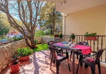 One-Bedroom Apartment in Dubrovnik for 4 Guests