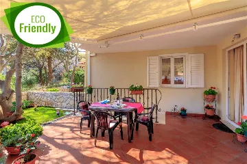 One-Bedroom Apartment in Dubrovnik for 4 Guests