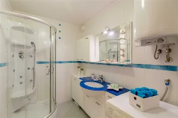 One-Bedroom Apartment in Dubrovnik for 4 Guests