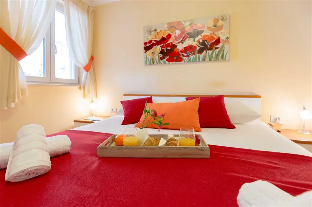 One-Bedroom Apartment in Dubrovnik for 4 Guests