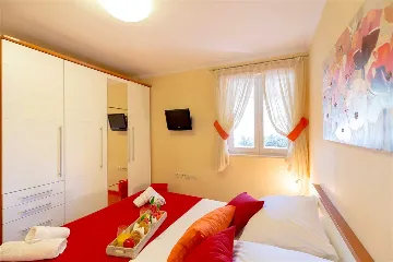 One-Bedroom Apartment in Dubrovnik for 4 Guests