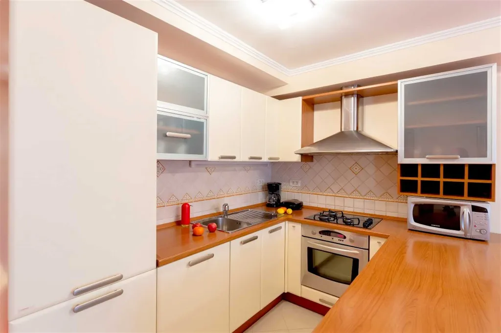 One-Bedroom Apartment in Dubrovnik for 4 Guests