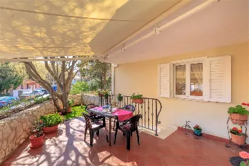 One-Bedroom Apartment in Dubrovnik for 4 Guests