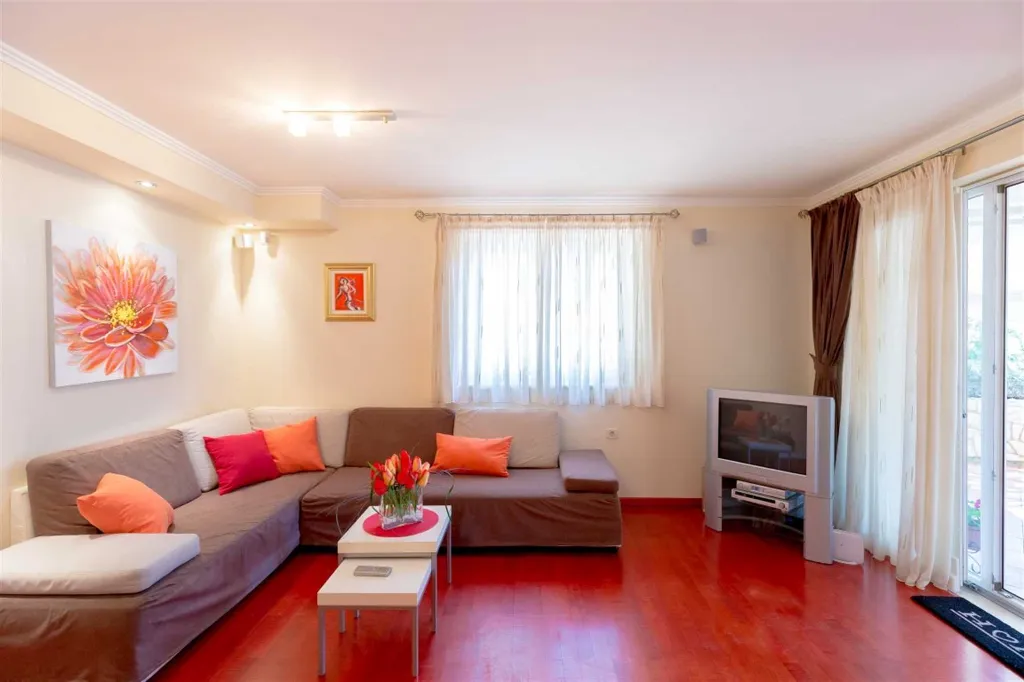 One-Bedroom Apartment in Dubrovnik for 4 Guests