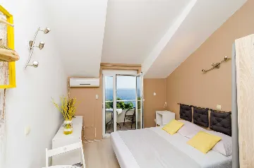 Dubrovnik Apartment with Balcony and Sea View