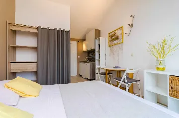 Dubrovnik Apartment with Balcony and Sea View