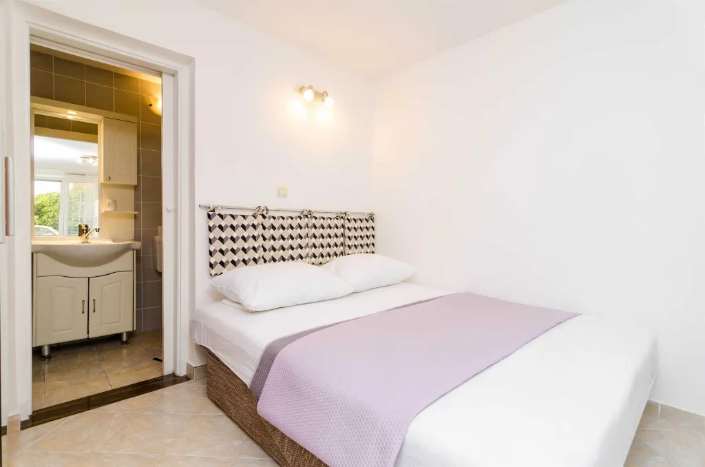 Dubrovnik Studio Apartment with Terrace for 2