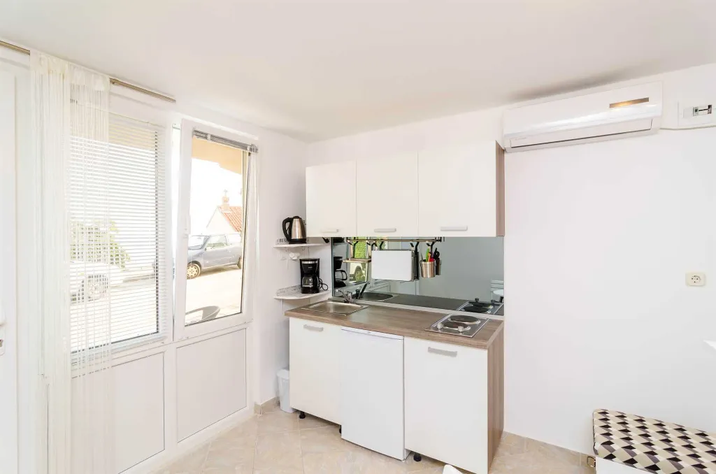 Dubrovnik Studio Apartment with Terrace for 2