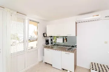 Dubrovnik Studio Apartment with Terrace for 2