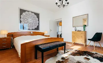 Dubrovnik 3-Bedroom Apartment with Balcony Dining