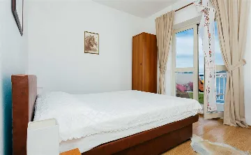 Dubrovnik 3-Bedroom Apartment with Balcony Dining