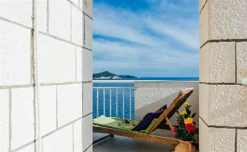 Dubrovnik 3-Bedroom Apartment with Balcony Dining