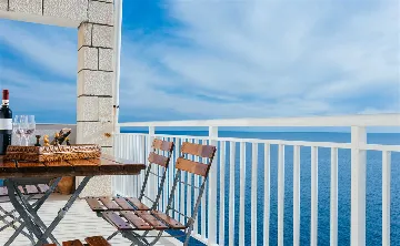 Dubrovnik 3-Bedroom Apartment with Balcony Dining