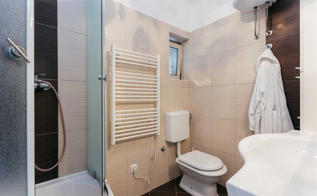 Dubrovnik 3-Bedroom Apartment with Balcony Dining