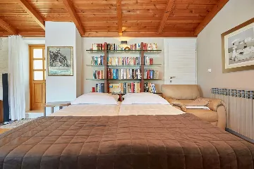 Dubrovnik 2-Bedroom Apartment with Sea View Terrace