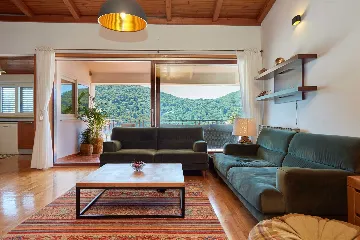 Dubrovnik 2-Bedroom Apartment with Sea View Terrace