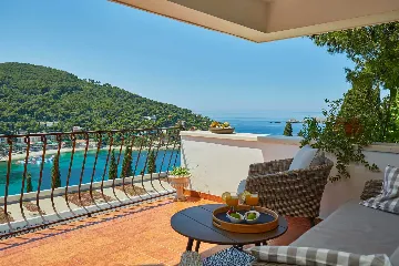 Dubrovnik 2-Bedroom Apartment with Sea View Terrace
