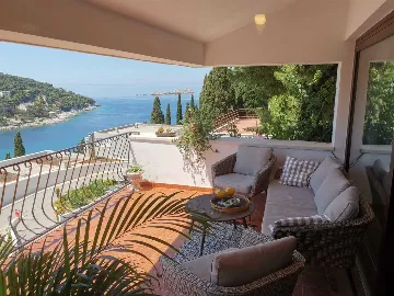 Dubrovnik 2-Bedroom Apartment with Sea View Terrace