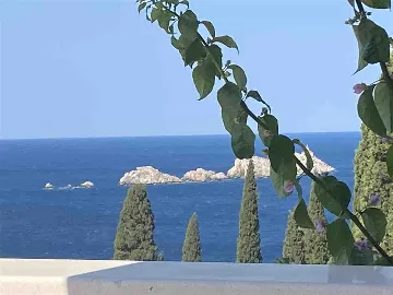 Dubrovnik 2-Bedroom Apartment with Sea View Terrace