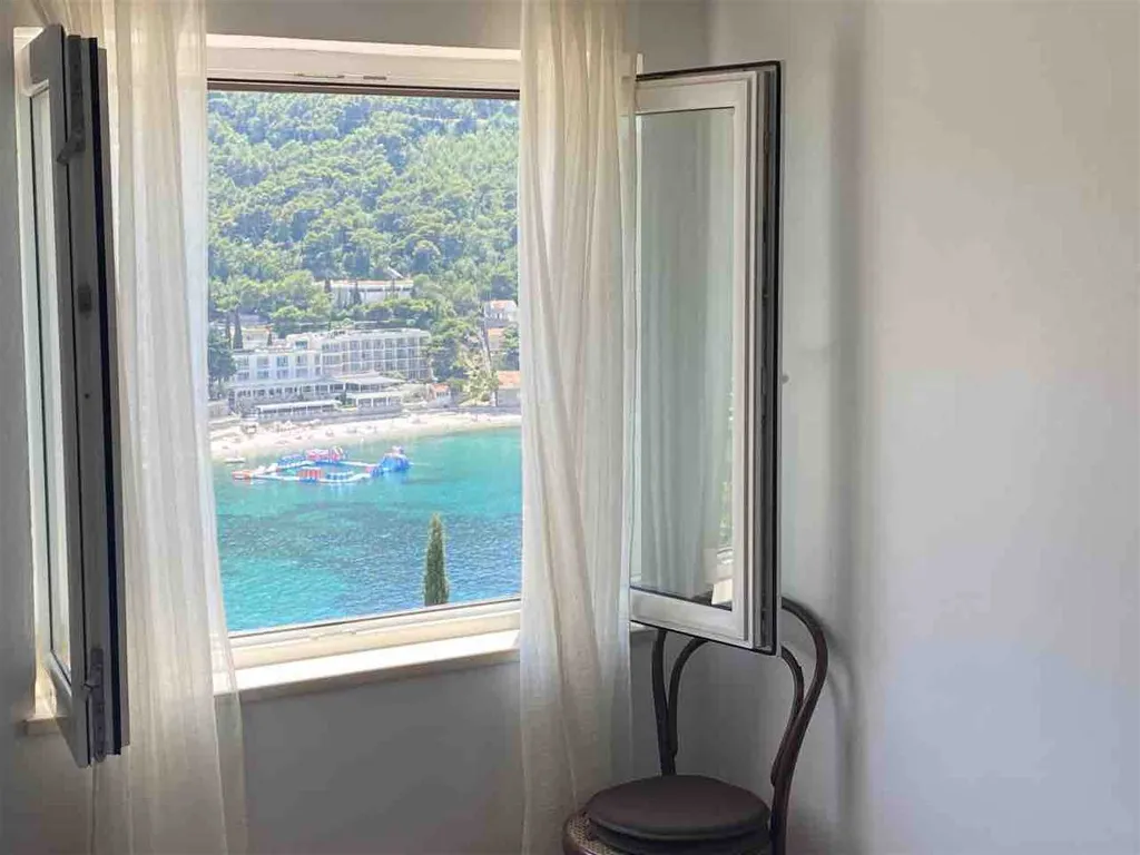 Dubrovnik 2-Bedroom Apartment with Sea View Terrace