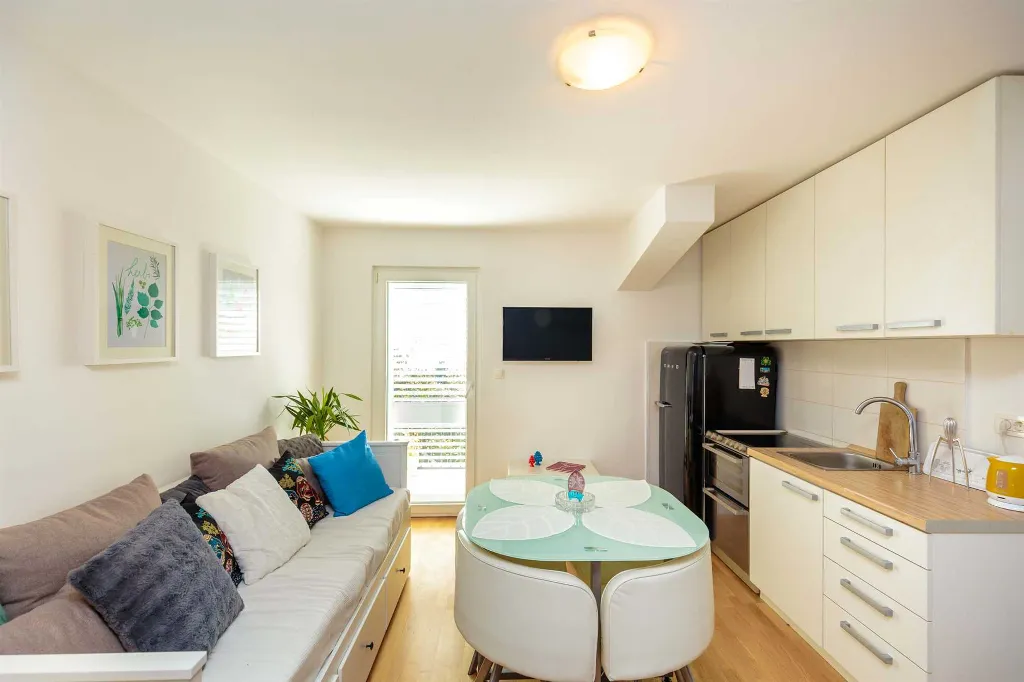 Dubrovnik Two-Bedroom Apartment with Sea View